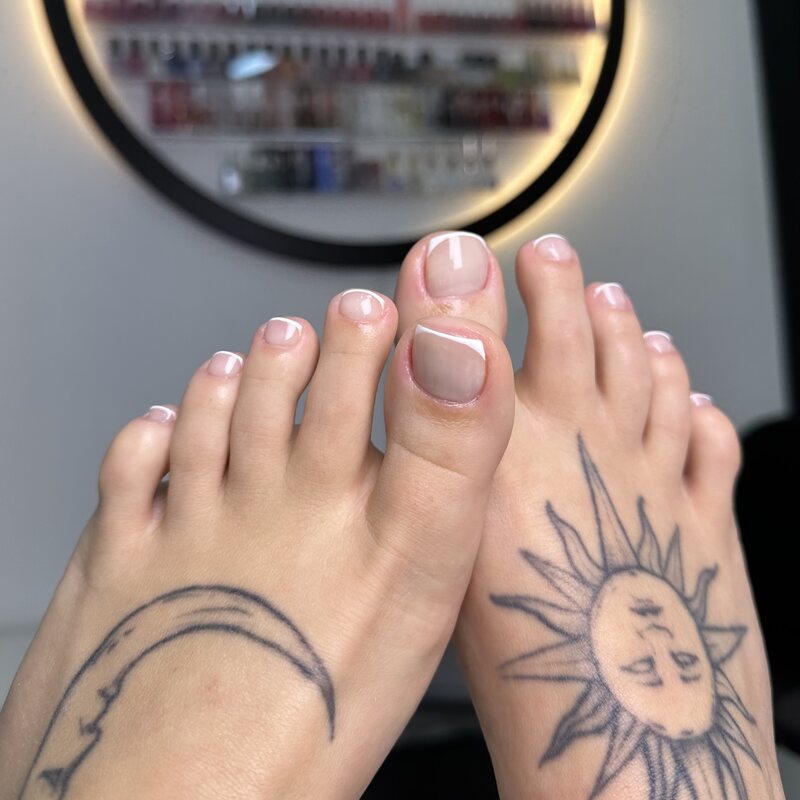 Pedicure com esmaltação em gel no Tatuapé — Bruna Pugliesi