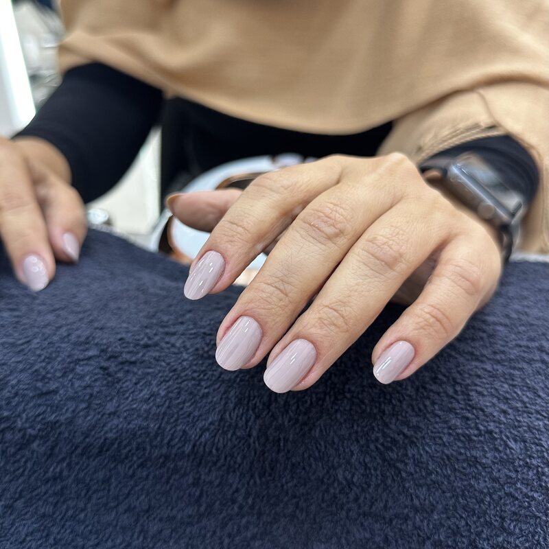 Unhas em gel branco elegante no Tatuapé — Bruna Pugliesi