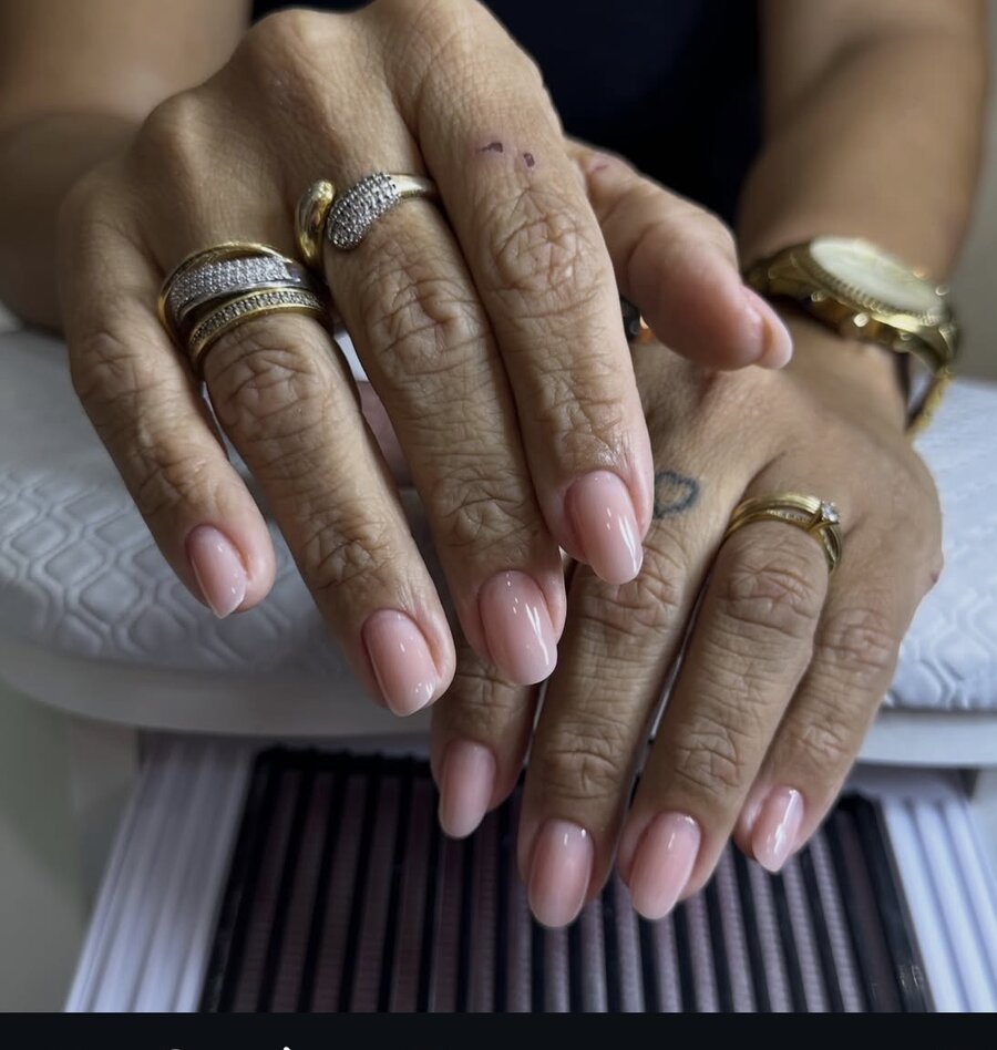 Alongamento de unhas em gel molde F1 no Tatuapé — Bruna Pugliesi