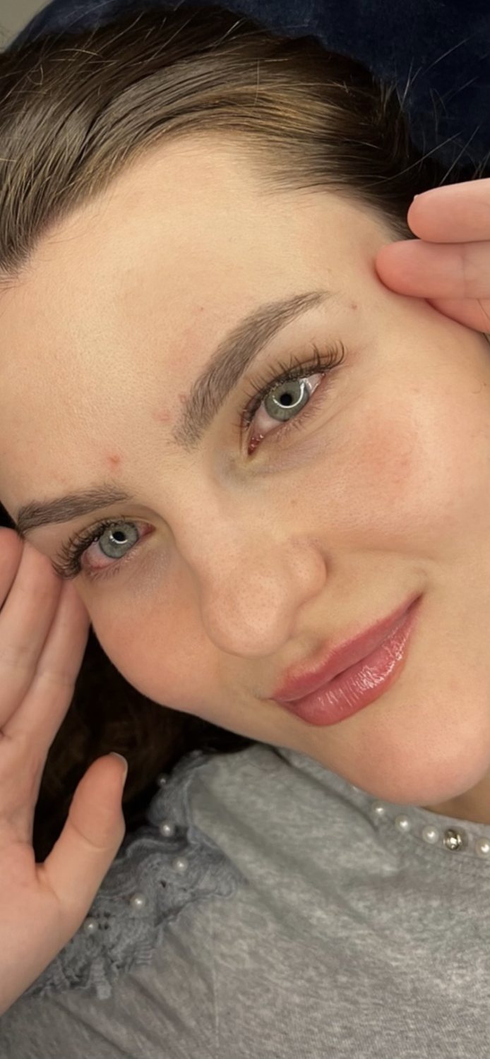 Cílios marrom efeito natural no Tatuapé — Bella Beauty