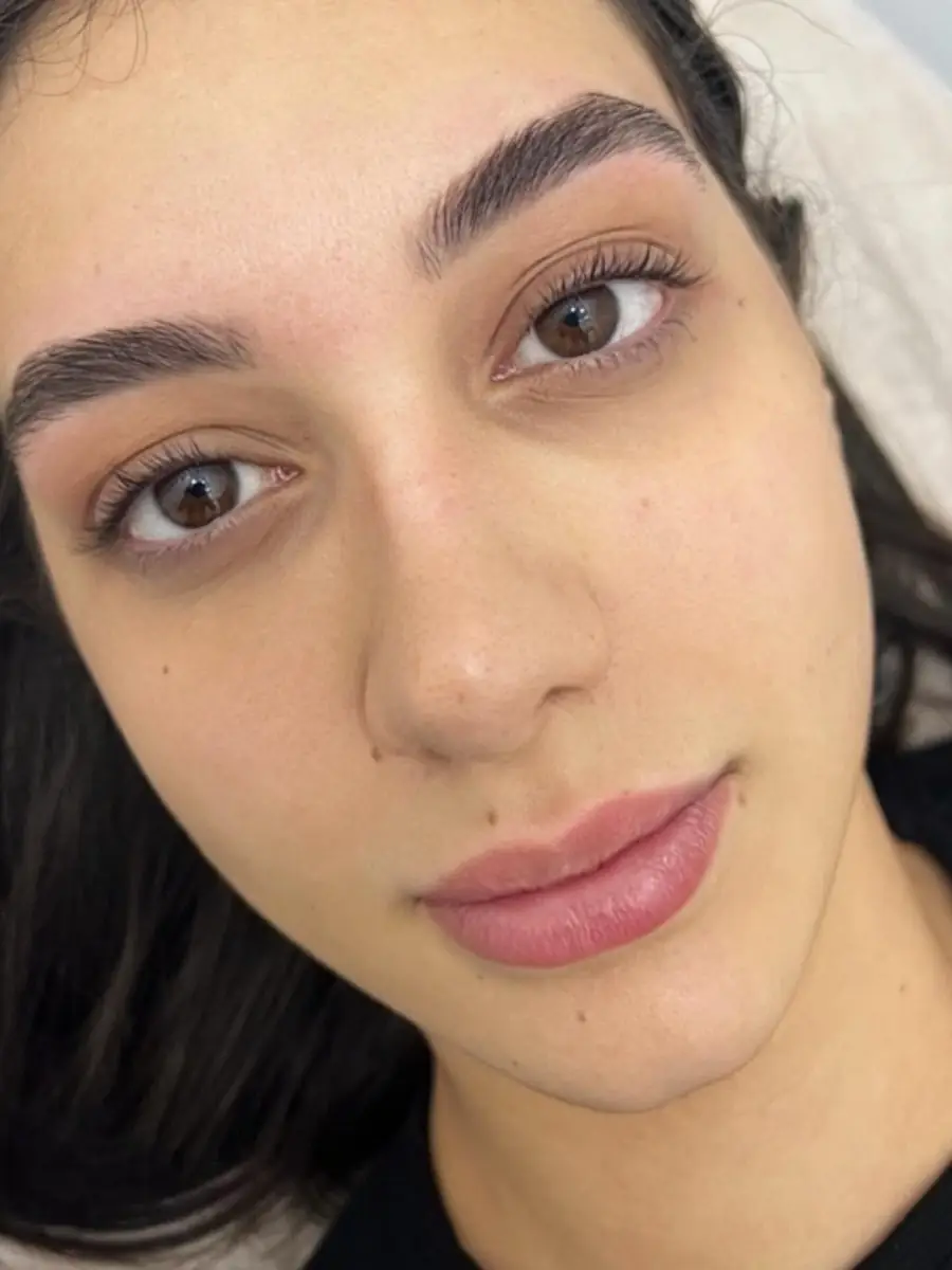 Design de sobrancelhas com lash lifting — Bella Beauty Club Tatuapé